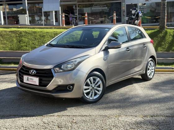 HYUNDAI HB20 1.0 COMFORT 12V FLEX 4P MANUAL HYUNDAI HB20 1.0 COMFORT 12V FLEX 4P MANUAL